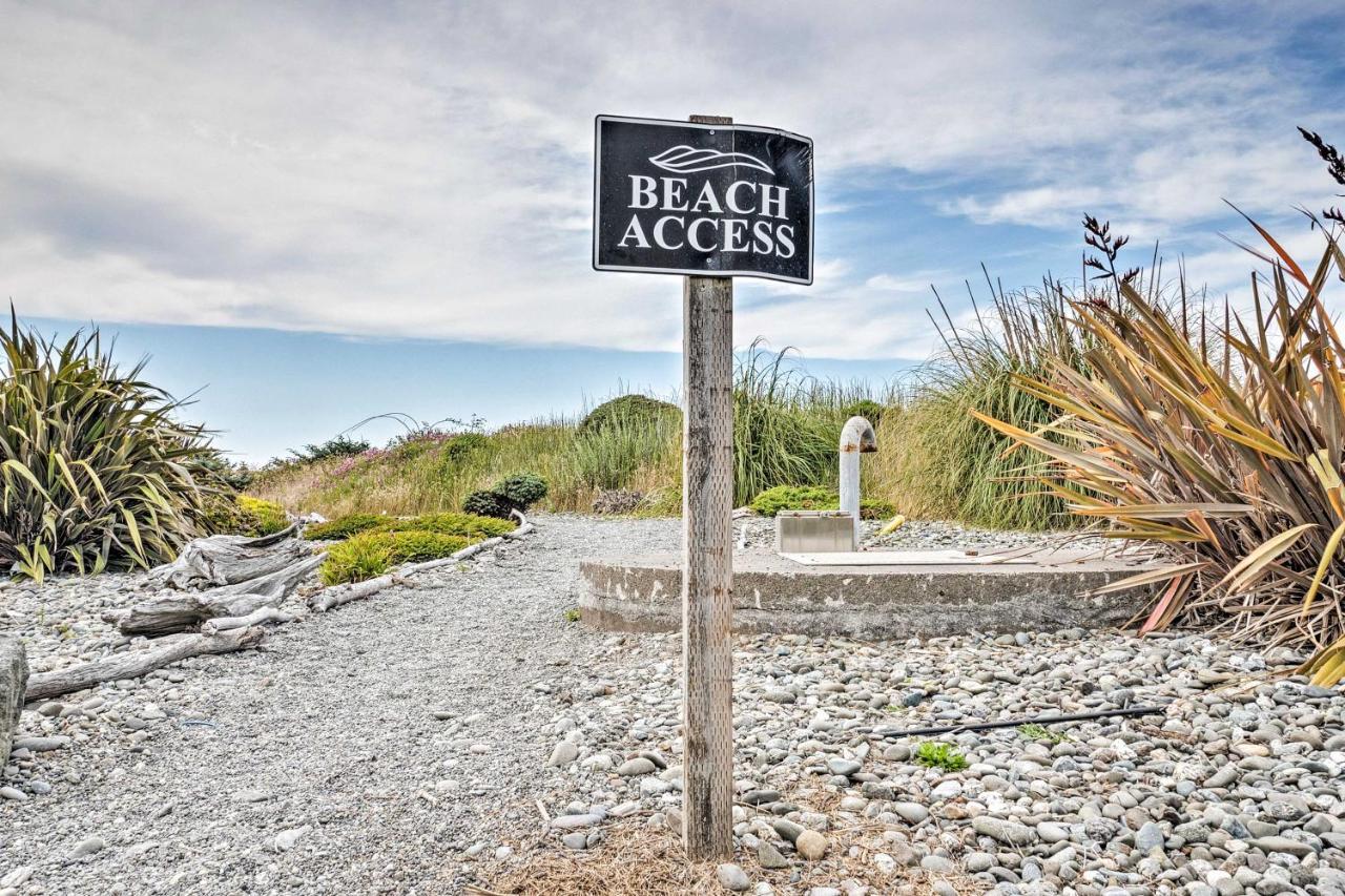 Quiet Waterfront Escape With Hot Tub And Beach Access! Gold Beach Buitenkant foto