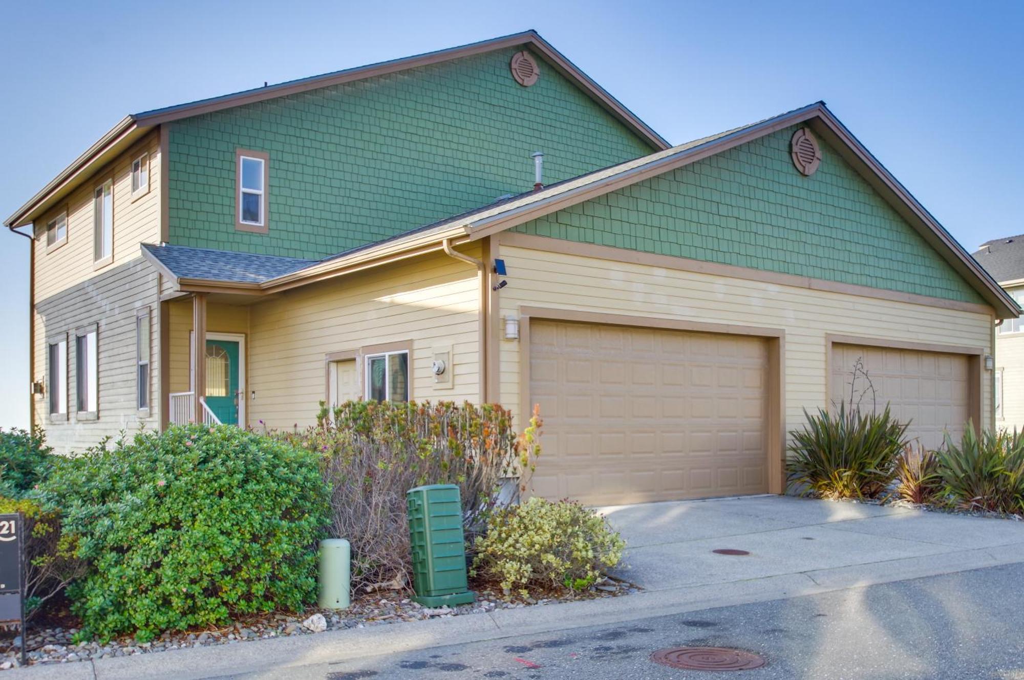 Quiet Waterfront Escape With Hot Tub And Beach Access! Gold Beach Buitenkant foto