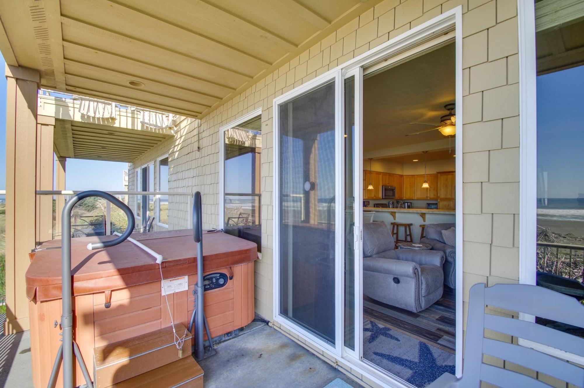 Quiet Waterfront Escape With Hot Tub And Beach Access! Gold Beach Buitenkant foto